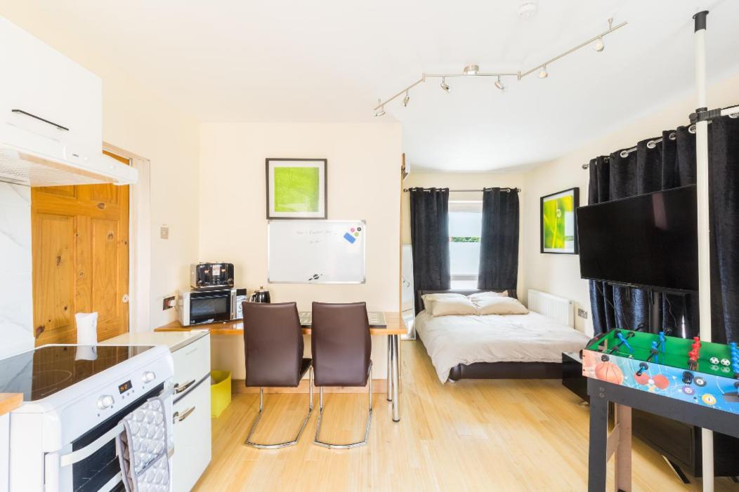 Umbrella Properties Private Apartment バーミンガム エクステリア 写真